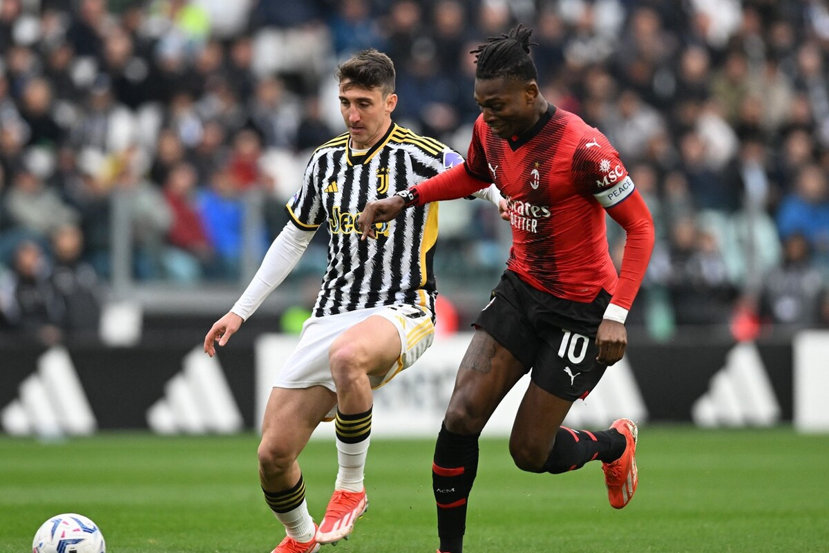 包含热血擂台：尤文图斯、AC米兰不可一世的词条