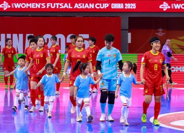 关于亚洲足球赛事燃情开赛，球迷热情高涨的信息