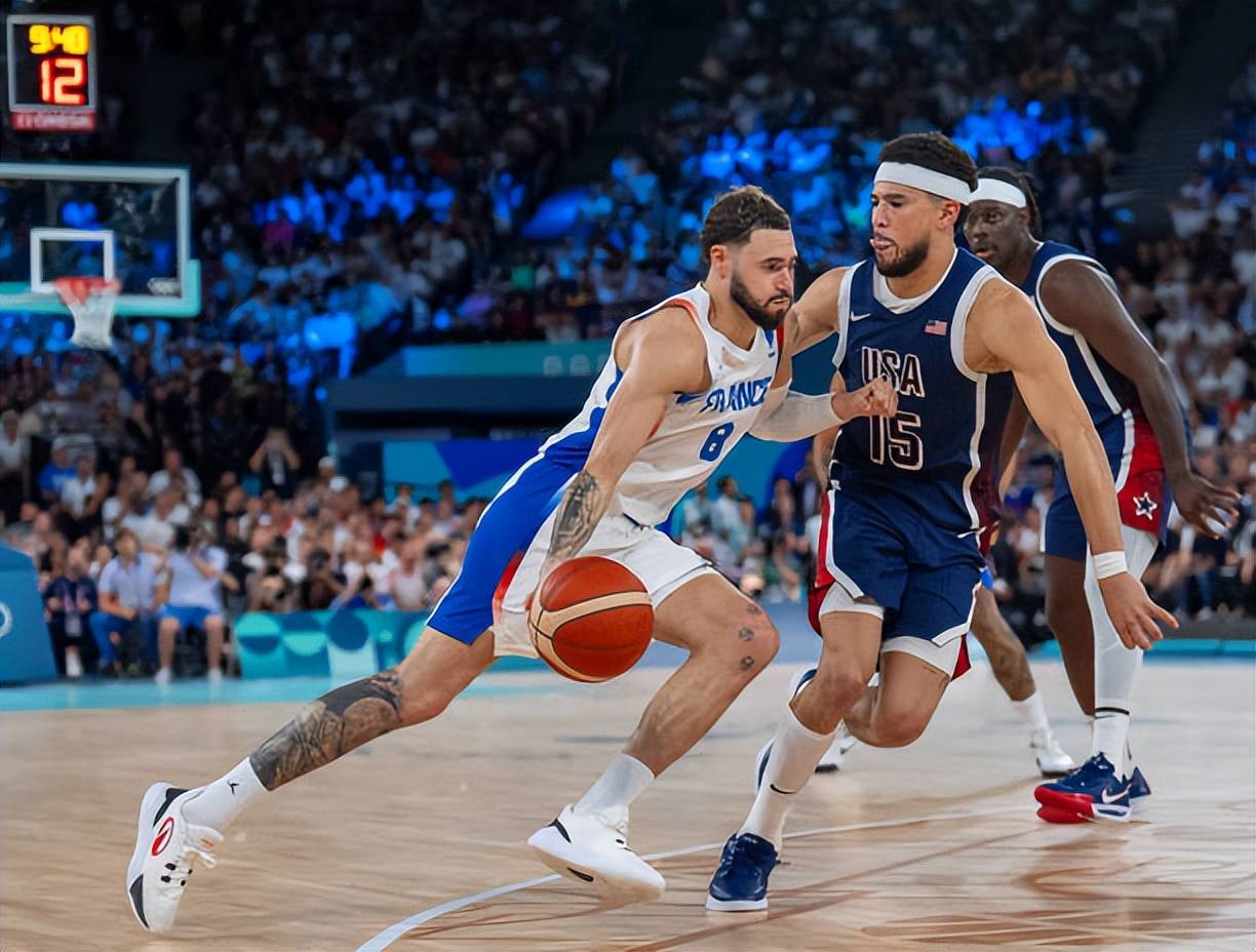 B体育体育地址-法国大将在场上展现霸气，赢得对阵北马其顿的胜利