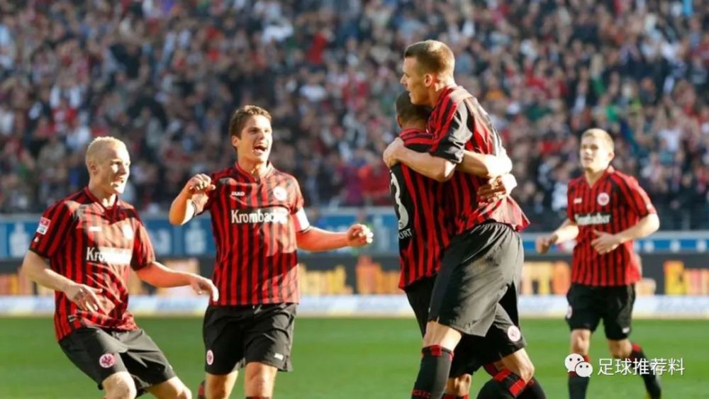 B体育体育教练-沙尔克不敌法兰克福，糟糕战绩持续