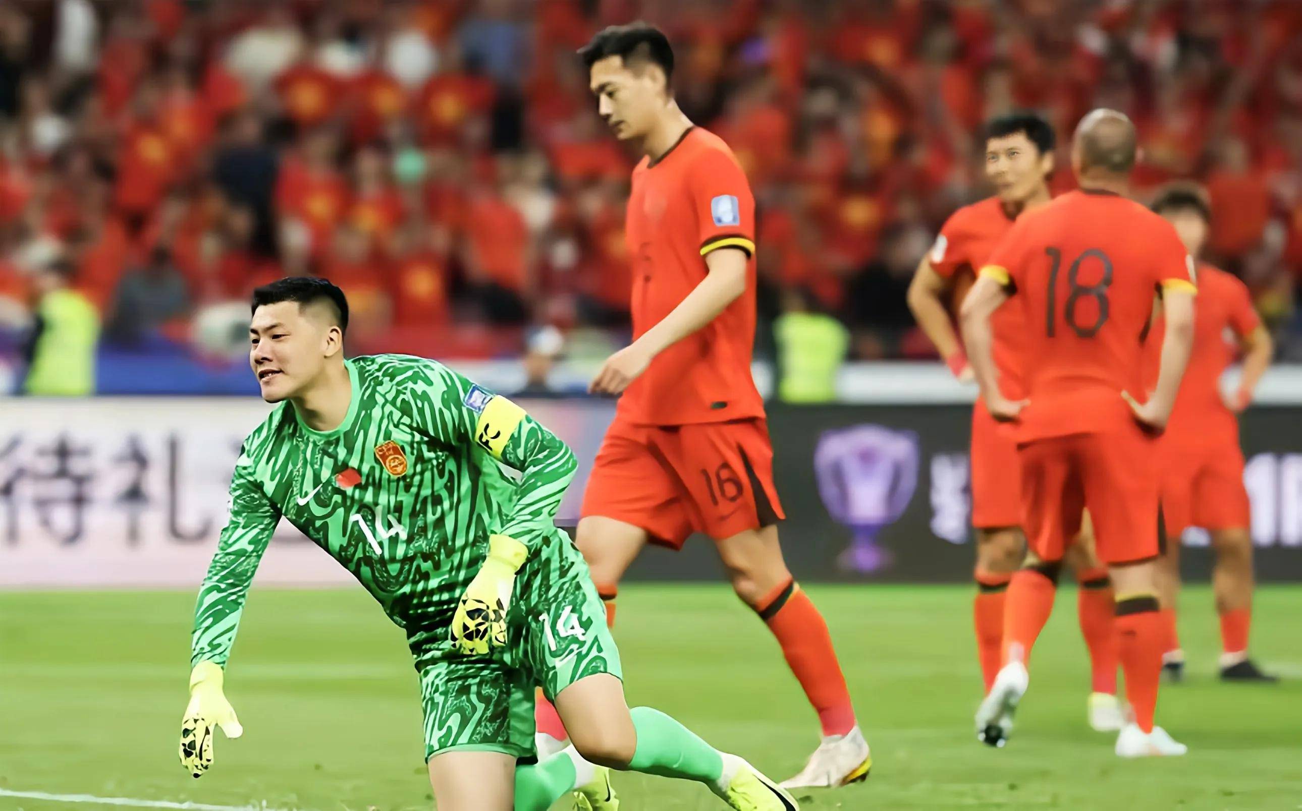 国足英勇喜获胜，晋级国际比赛半决赛