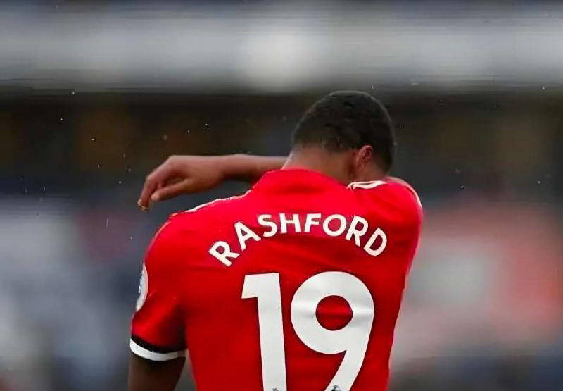 后备球员崭露头角，表现出色获赞的简单介绍