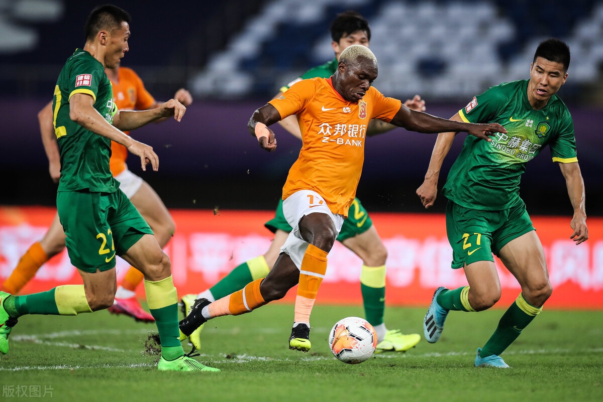 B体育体育在线登录-包含广州富力主场战胜武汉卓尔，取得两连胜的词条
