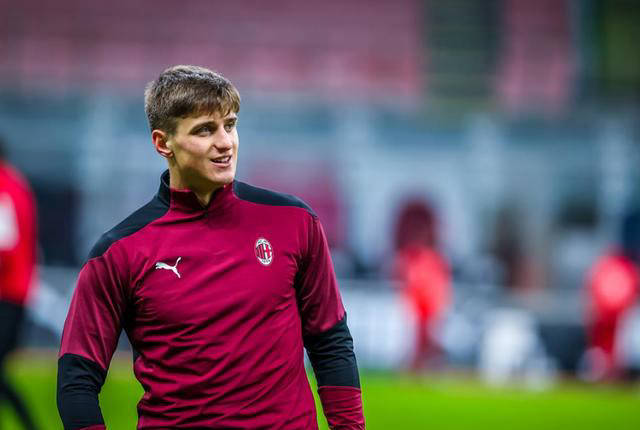 B体育体育官网入口-AC米兰签约新射手，增强攻击火力的简单介绍