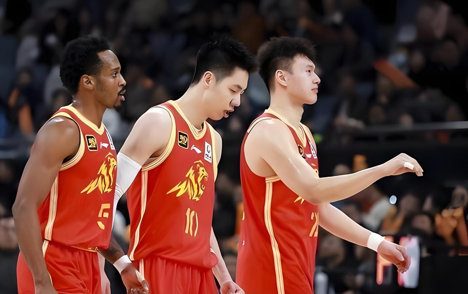 火力全开！球队为夺冠机会拚尽全力的简单介绍