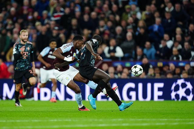 马德里竞技不敌皇家马德里,遭遇失利 马德里竞技不敌皇家马德里,遭遇失利