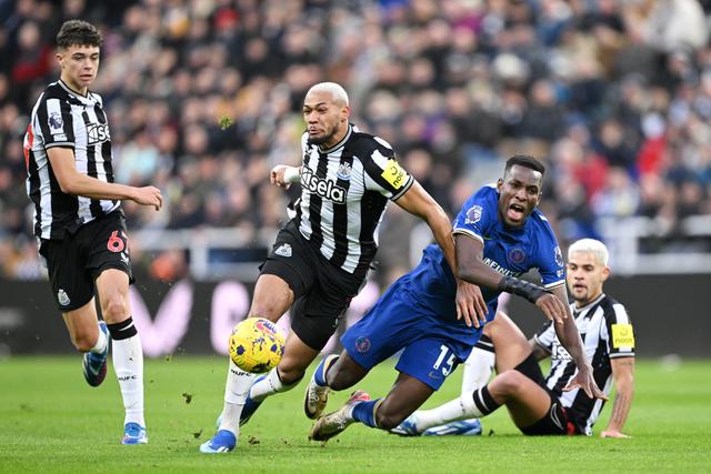 关于埃弗顿客场胜利，球队整体表现出色的信息