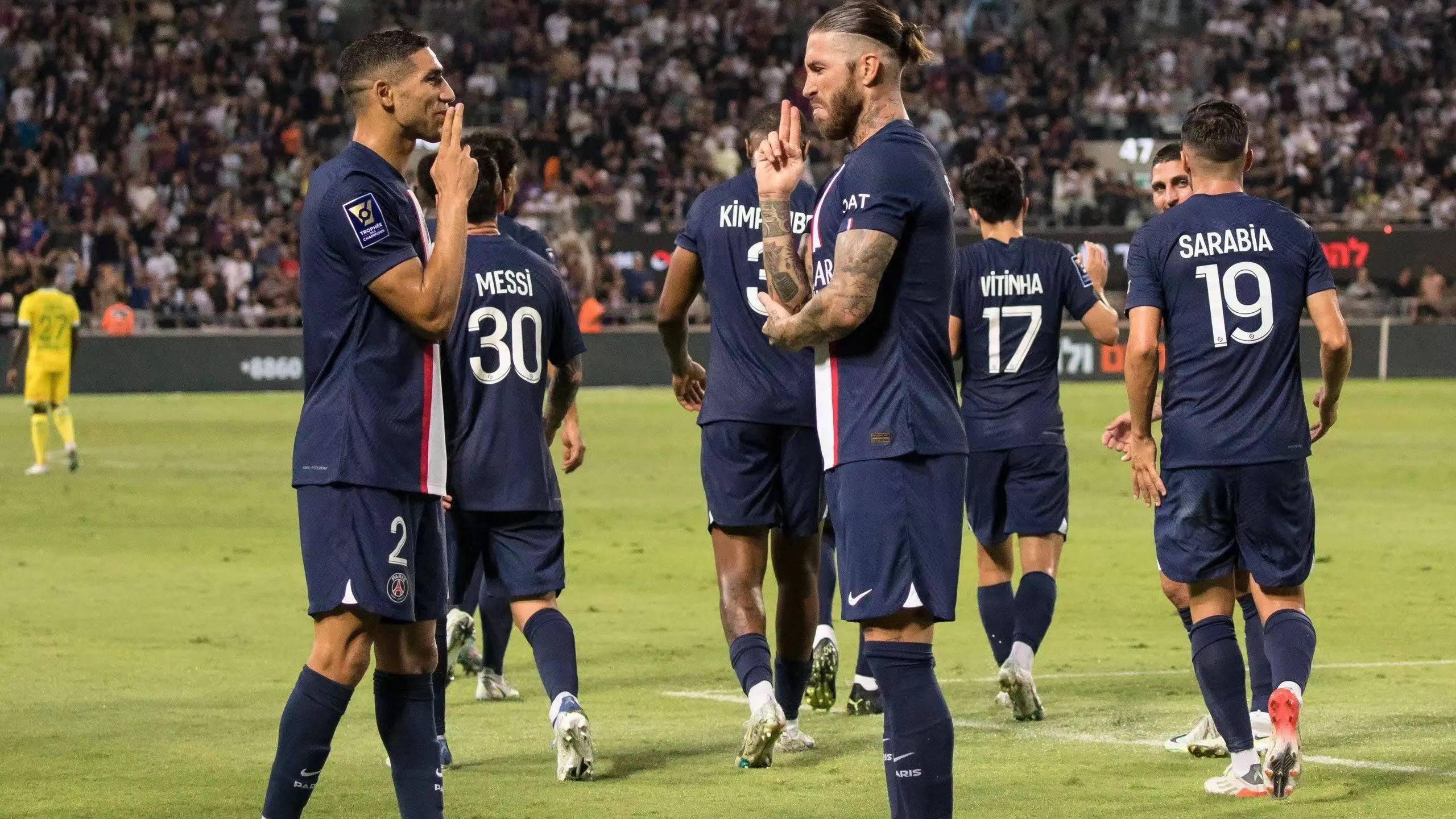 B体育体育在线登录-足球场上一场引人入胜的比赛即将开始