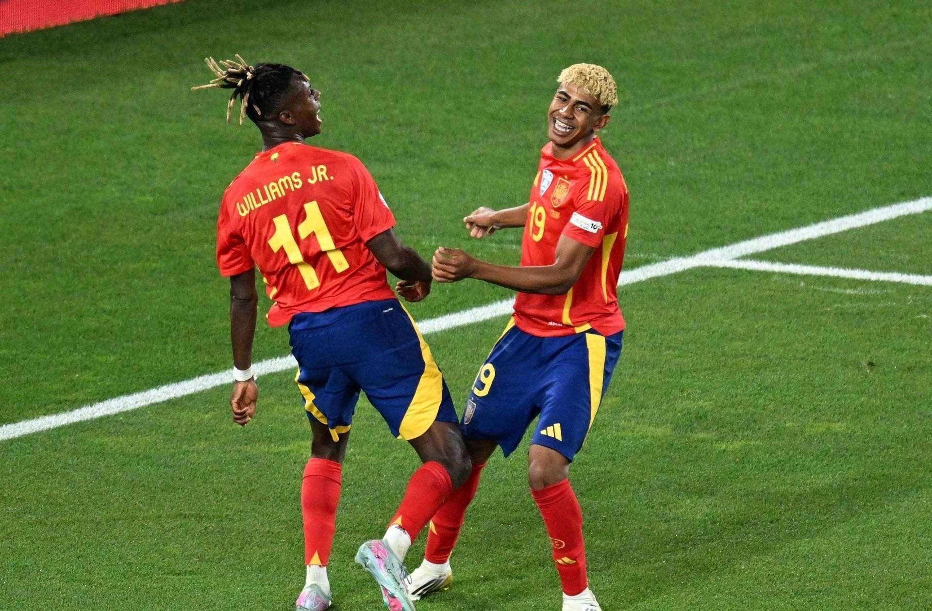 欧国联比赛：西班牙平波兰战平