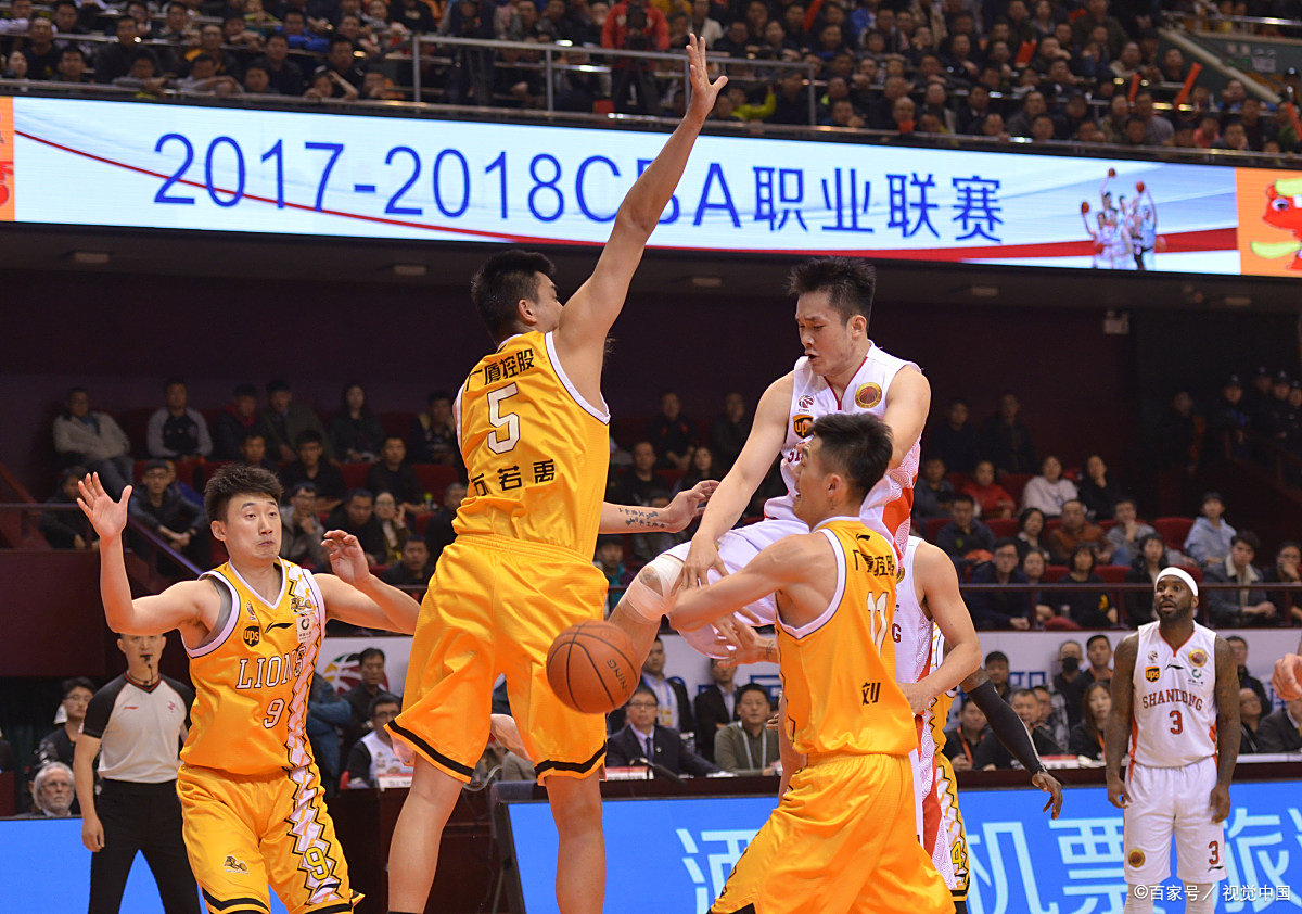 B体育体育网站-江苏龙队主场大胜云南队，全队发挥出色