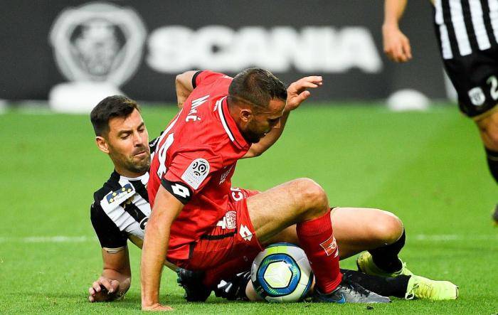 B体育体育网站-圣埃蒂安客场不敌对手，法国联赛未能取得胜利