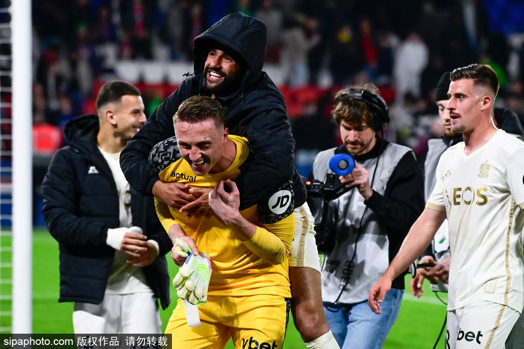 尼斯主场大胜，重返联赛前四