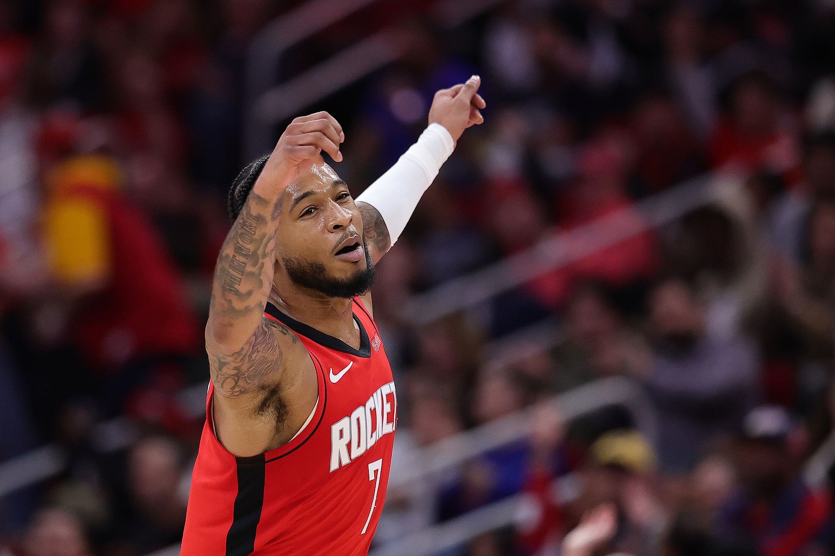 凯尔特人再胜火箭，继续领跑联盟