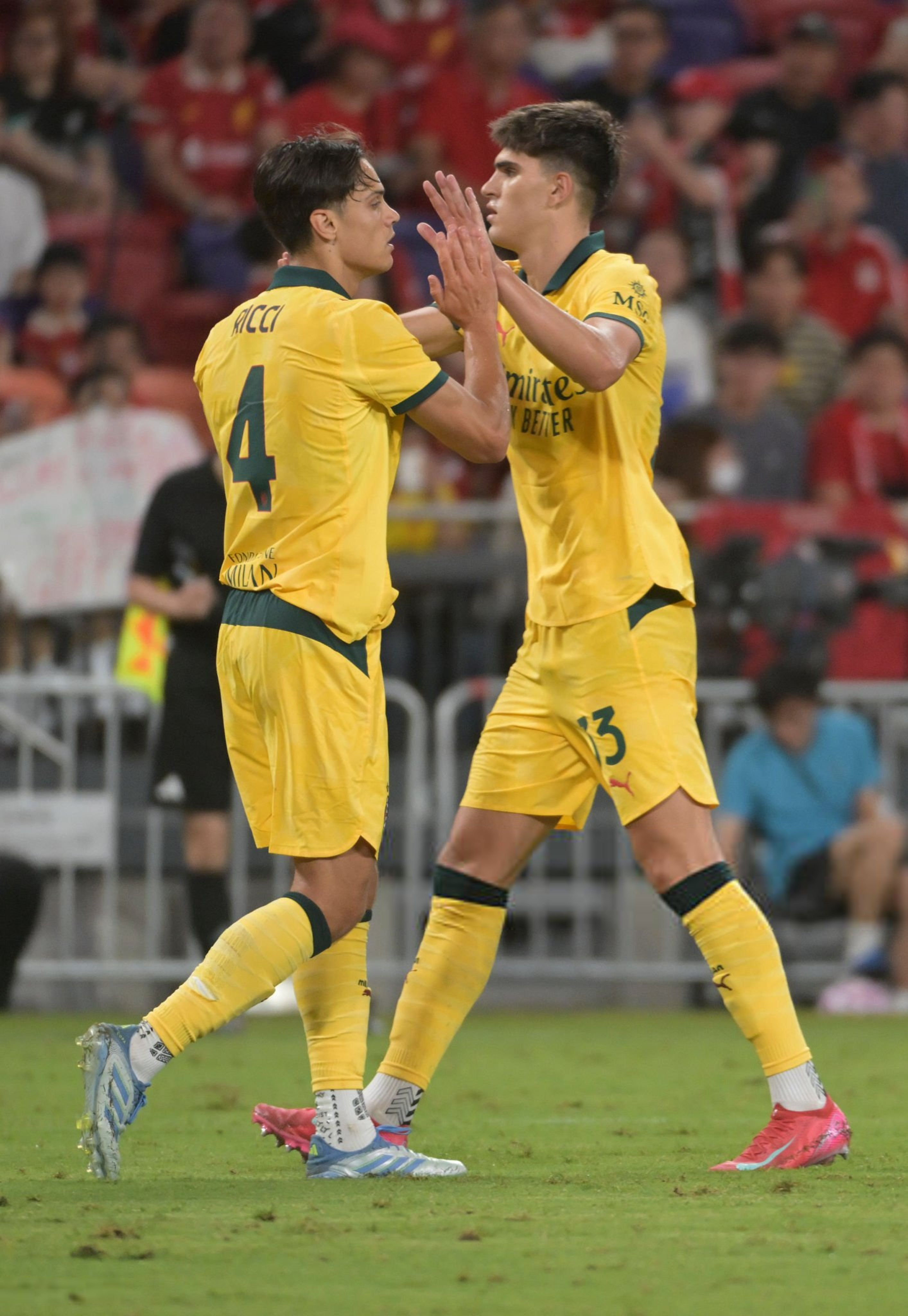 B体育体育网站入口-包含拜仁慘遭淘汰，AC米蘭不敵利物浦逆转晋级的词条