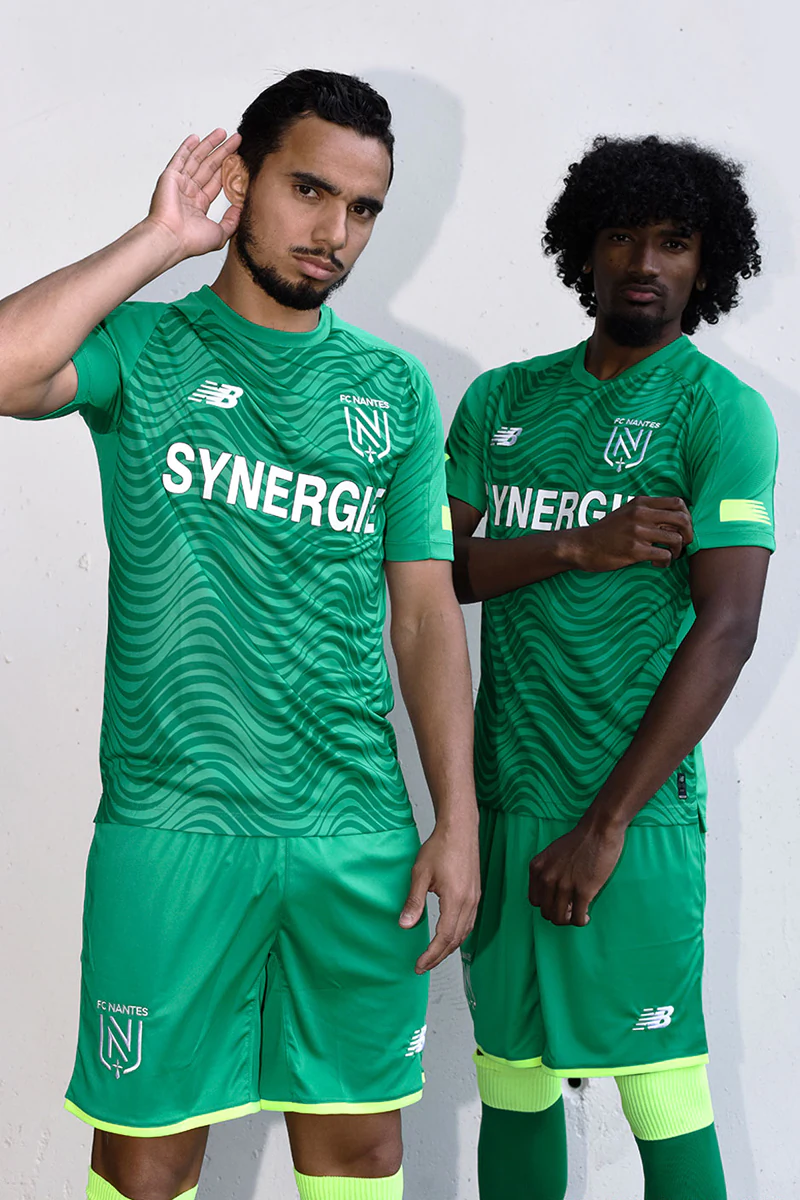 瓦朗谢纳客场击败南特，榜首位置稳固的简单介绍